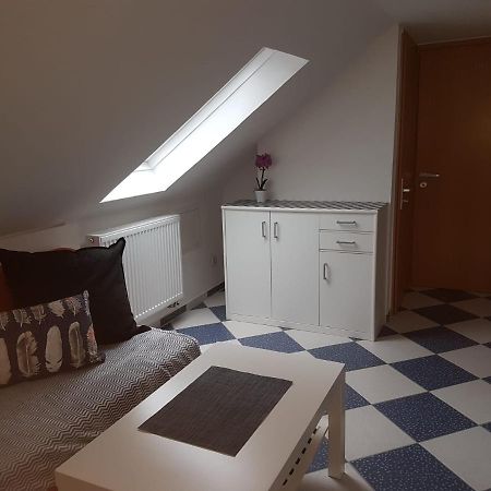 Ruhige Gemuetliche Ferienwohnung In Karlsruhe Daxlanden Fuer Monteure, Pendler, Geschaefsreisen, Wochenendreisen Exterior foto